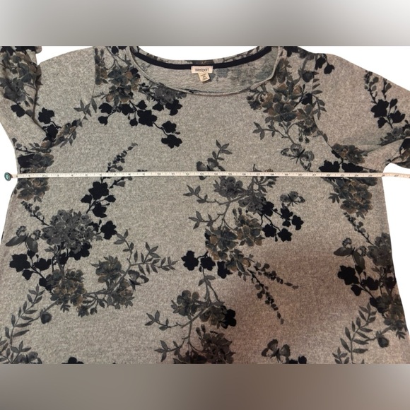 Westport Gray & Navy Floral Tunic Top with Asymmetrical Hem - Picture 7 of 10